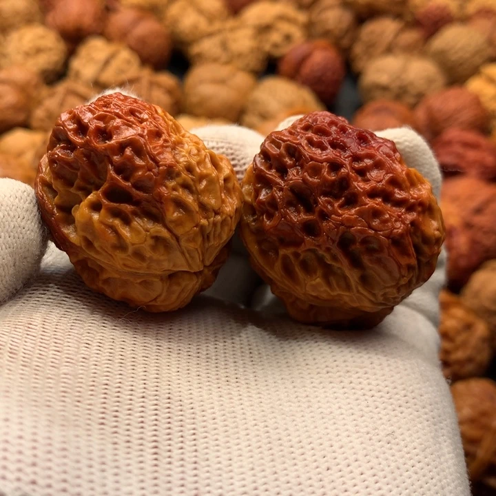 文玩核桃吊坠12……….