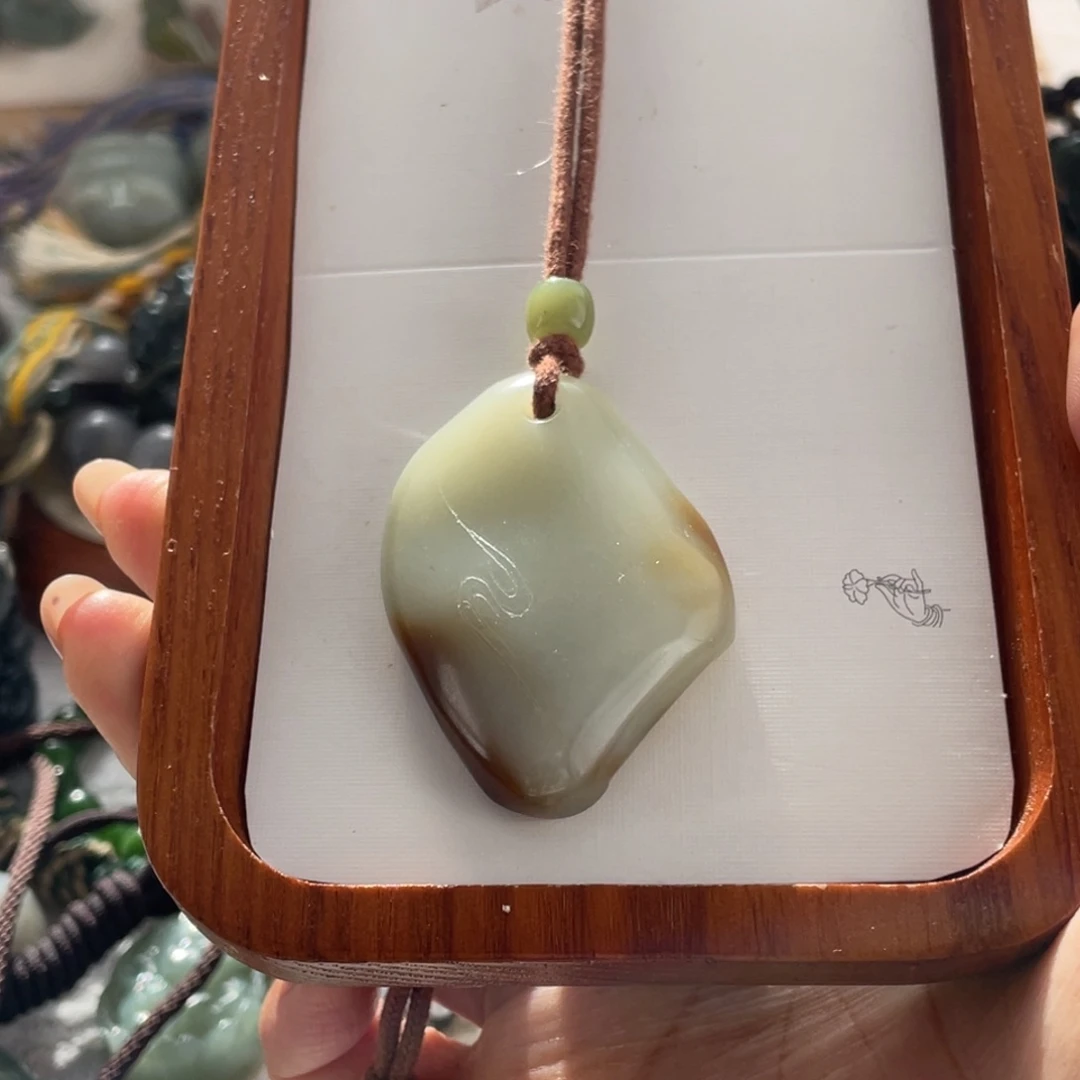 和田玉未镶嵌挂件.随型