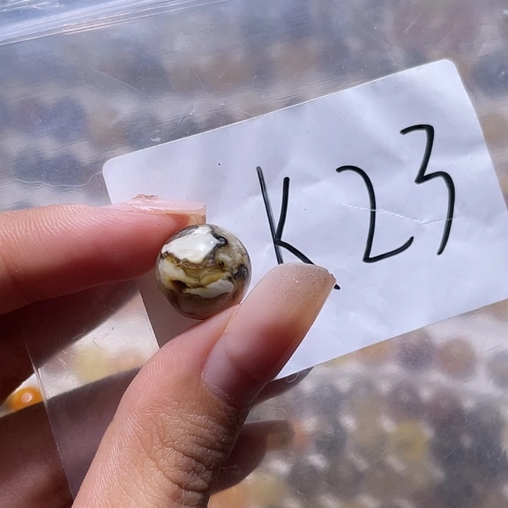 琥珀未镶嵌裸石13.5福利