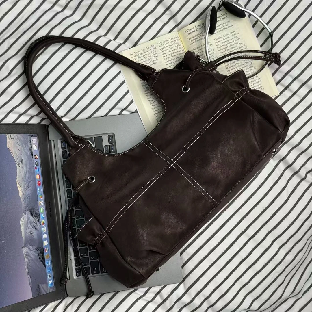 一张同学【长约44宽10高20单位厘米】时尚单肩腋下包C8336咖色