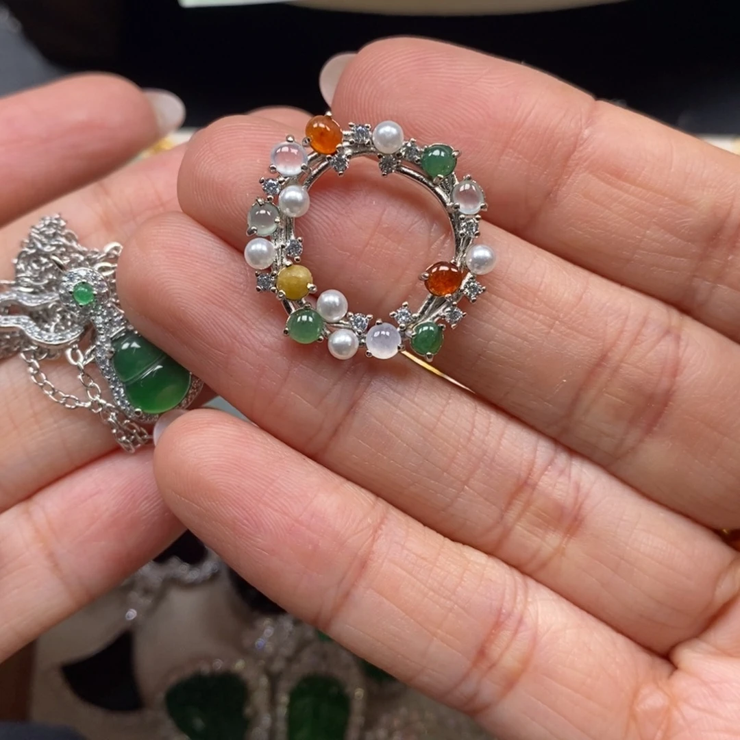 翡翠颈饰未镶嵌翡翠