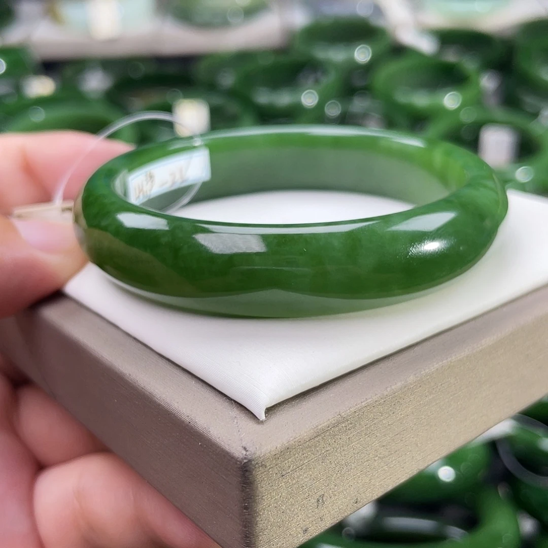 和田玉（碧玉）手镯未镶嵌