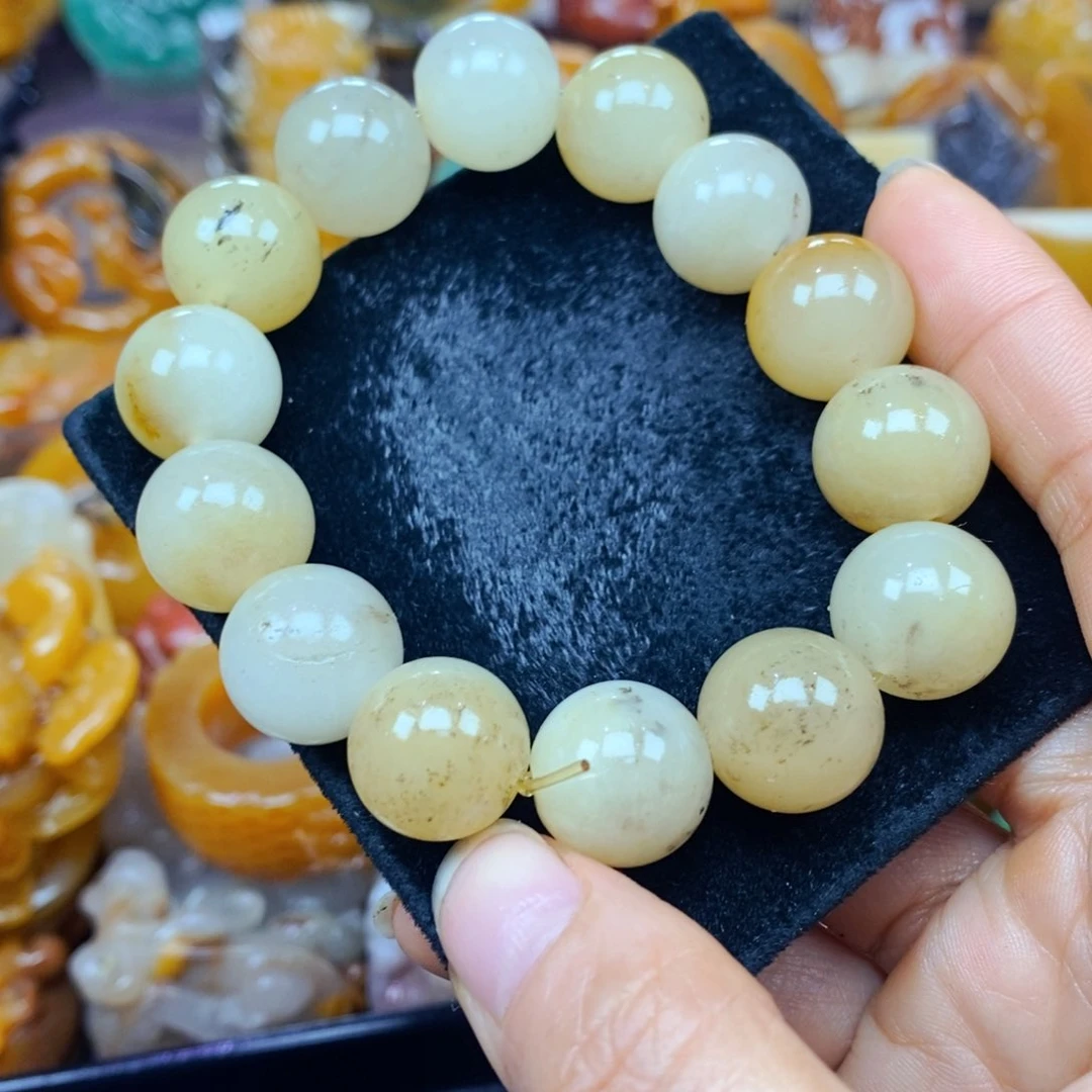 未镶嵌石英质玉（黄龙玉）颈饰