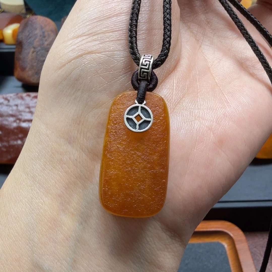 琥珀吊坠(赠链)未镶嵌