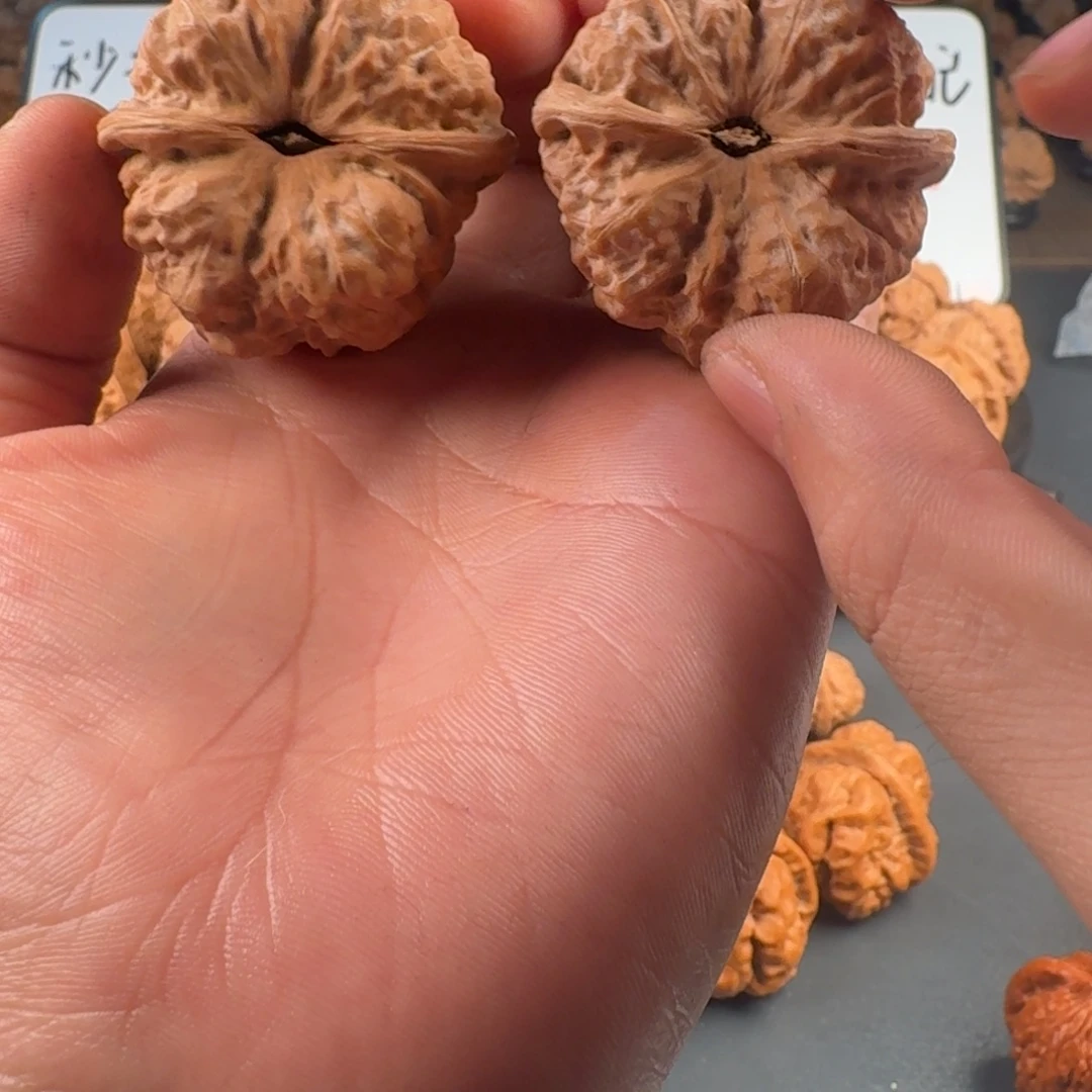 苗***爸文玩核桃吊坠蛤蟆的眼睛是真的好看啊我的天