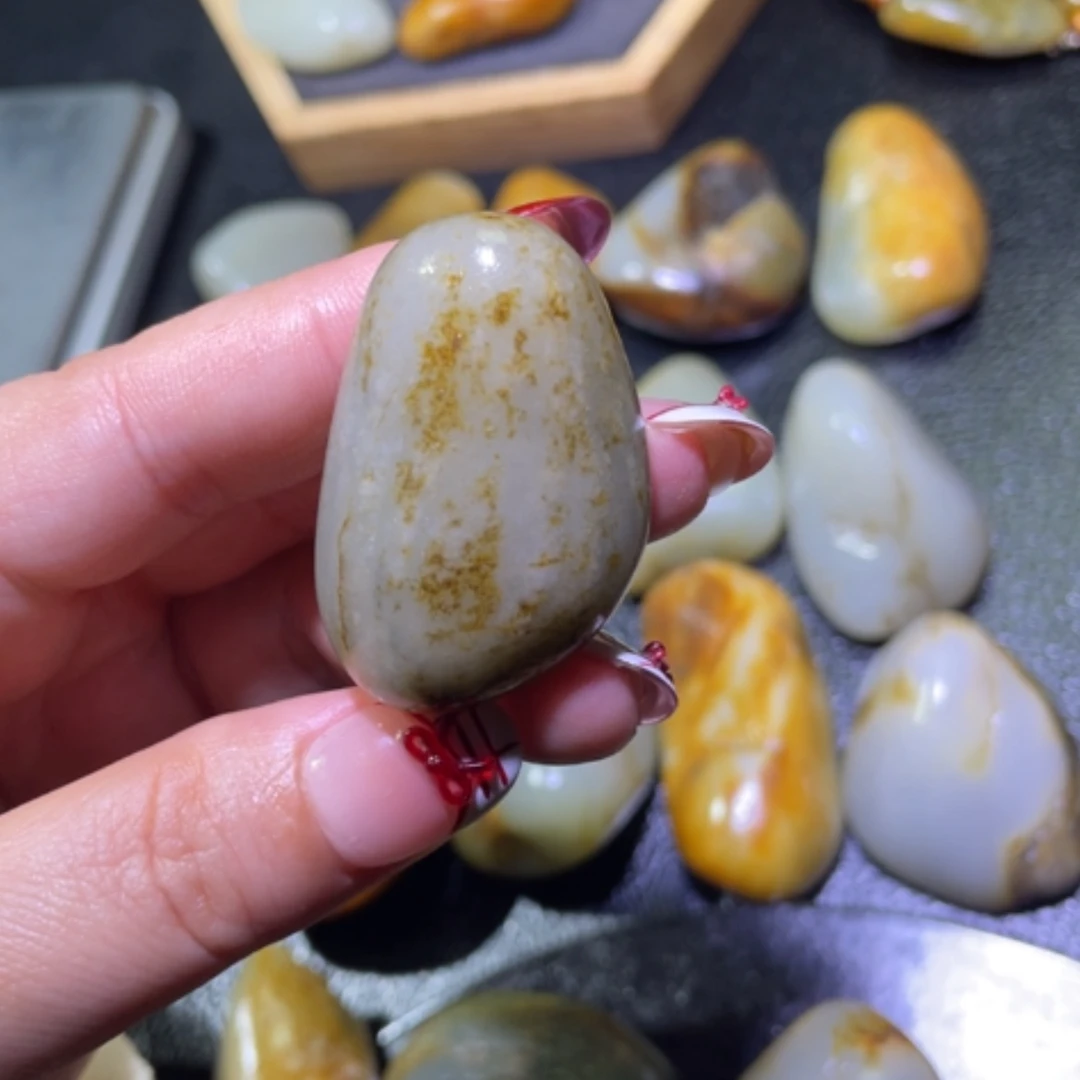 【闪购商品】颈饰未镶嵌和田玉