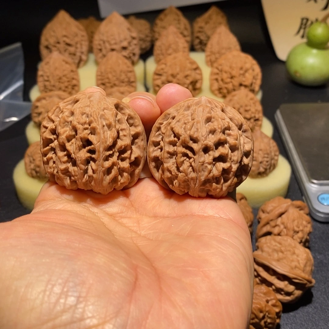 文玩核桃吊坠野牛41+