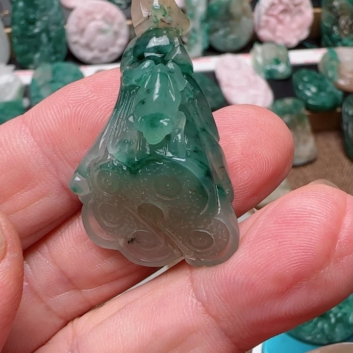 独山玉未镶嵌手镯