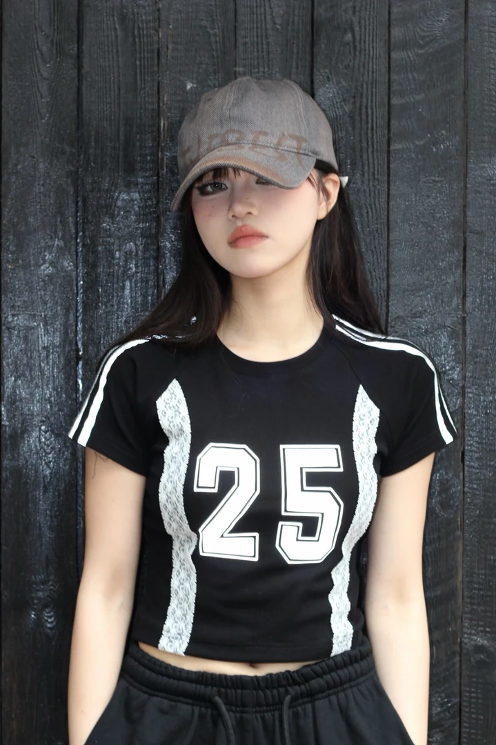 RUBY美式复古黑白撞色蕾丝边反光球衣运动休闲百搭款