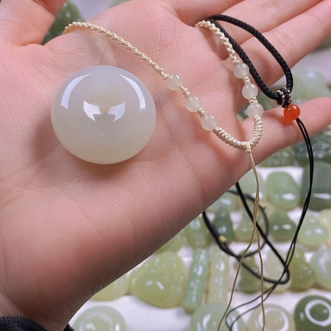 山***钰和田玉未镶嵌颈饰