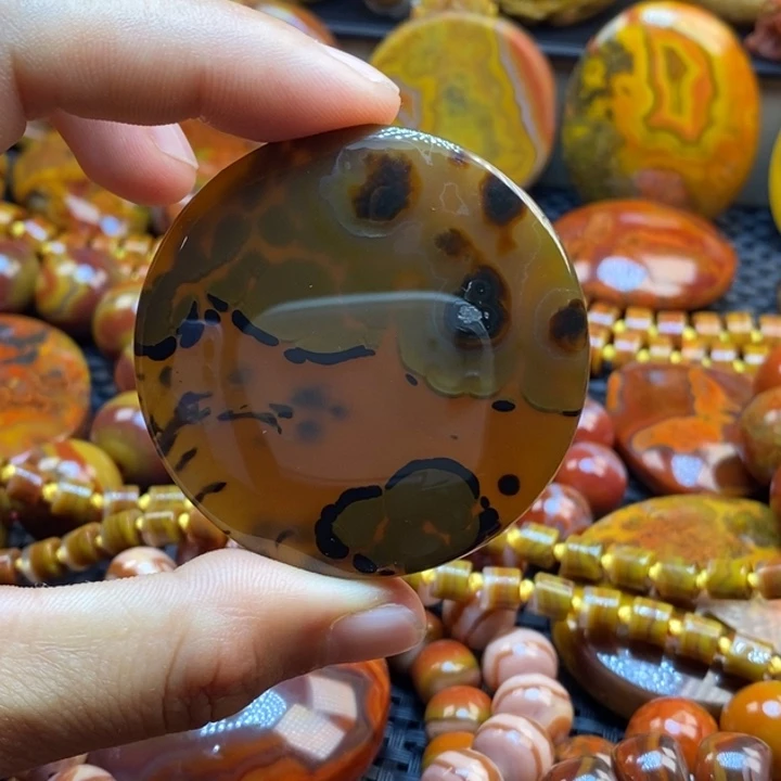 玛瑙/玉髓颈饰未镶嵌