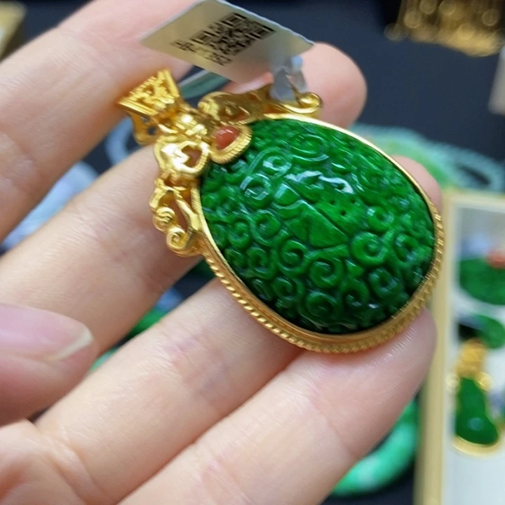 翡翠未镶嵌颈饰吊坠