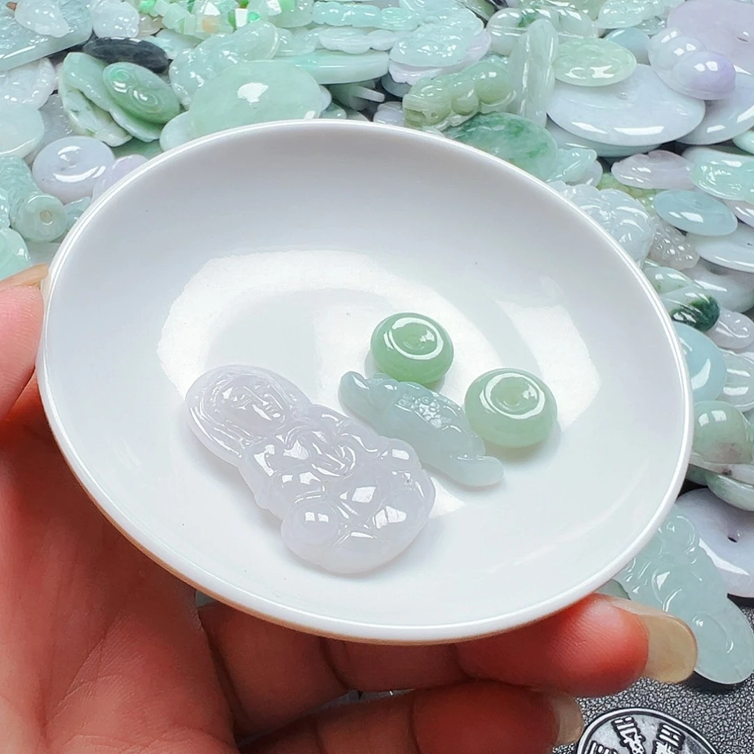 肥***喵翡翠散珠货主老华