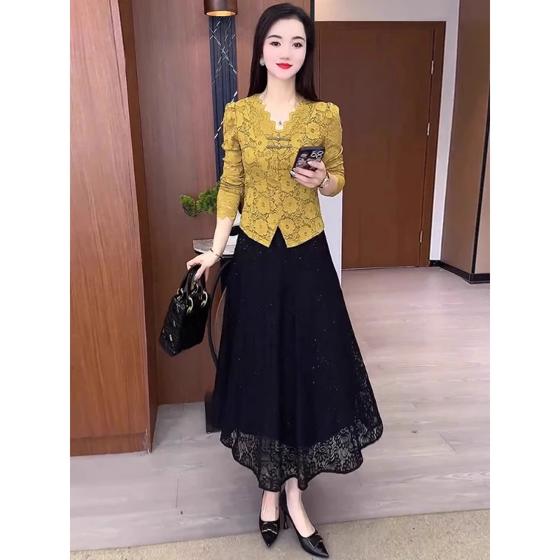 拉夏贝尔新款时尚洋气V领蕾丝衫2025春秋新款气质修身长袖打底衫