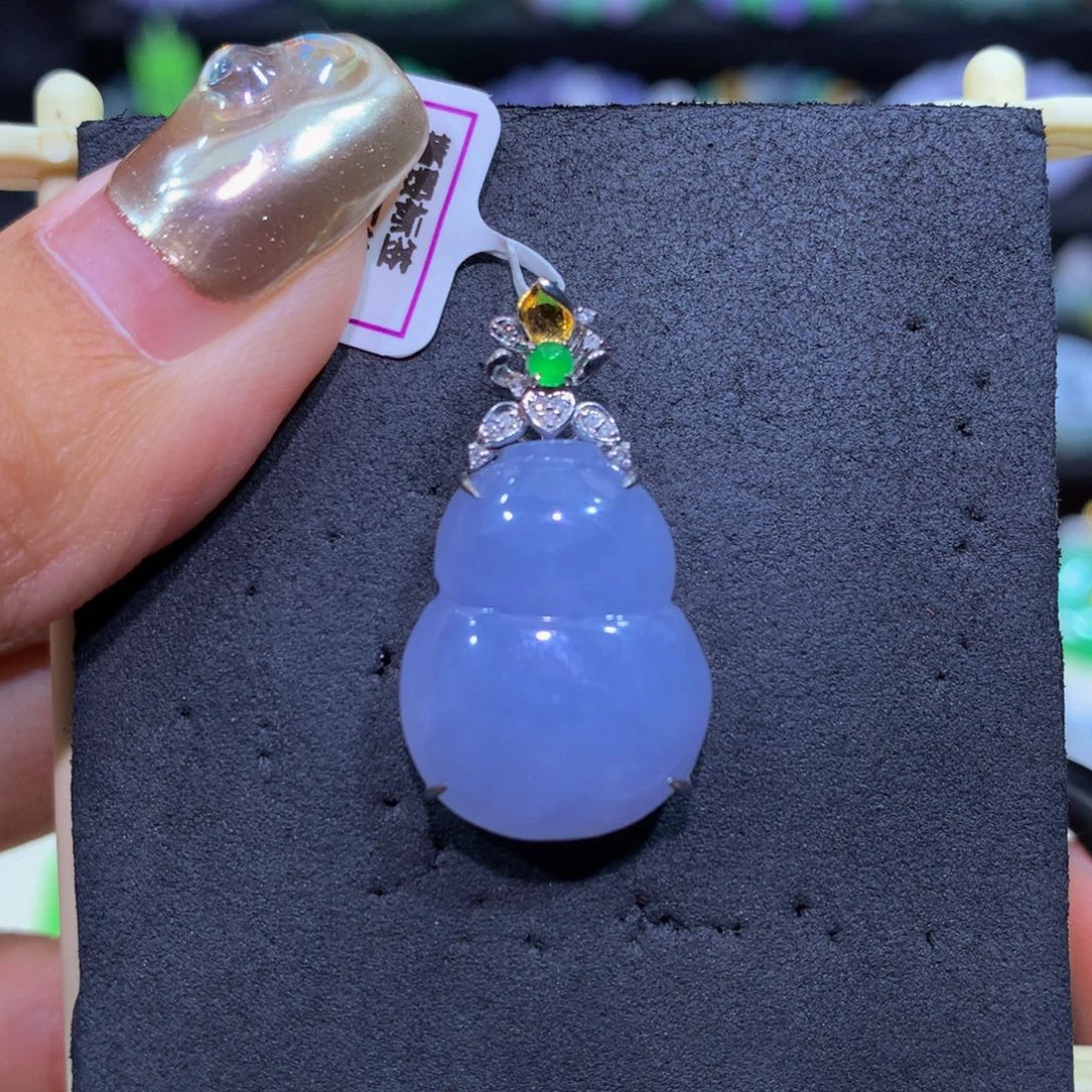 翡翠18K金镶嵌颈饰翡翠