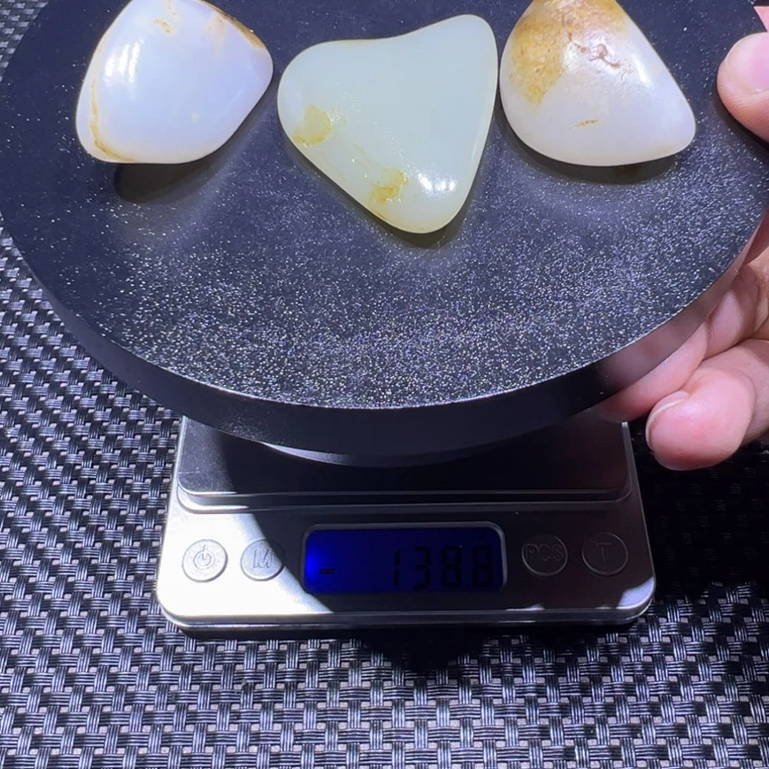 吊坠(不含链)未镶嵌和田玉（子料）53