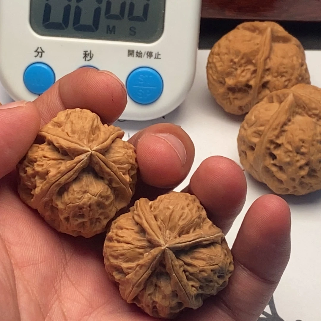 ****年吊坠文玩核桃四棱