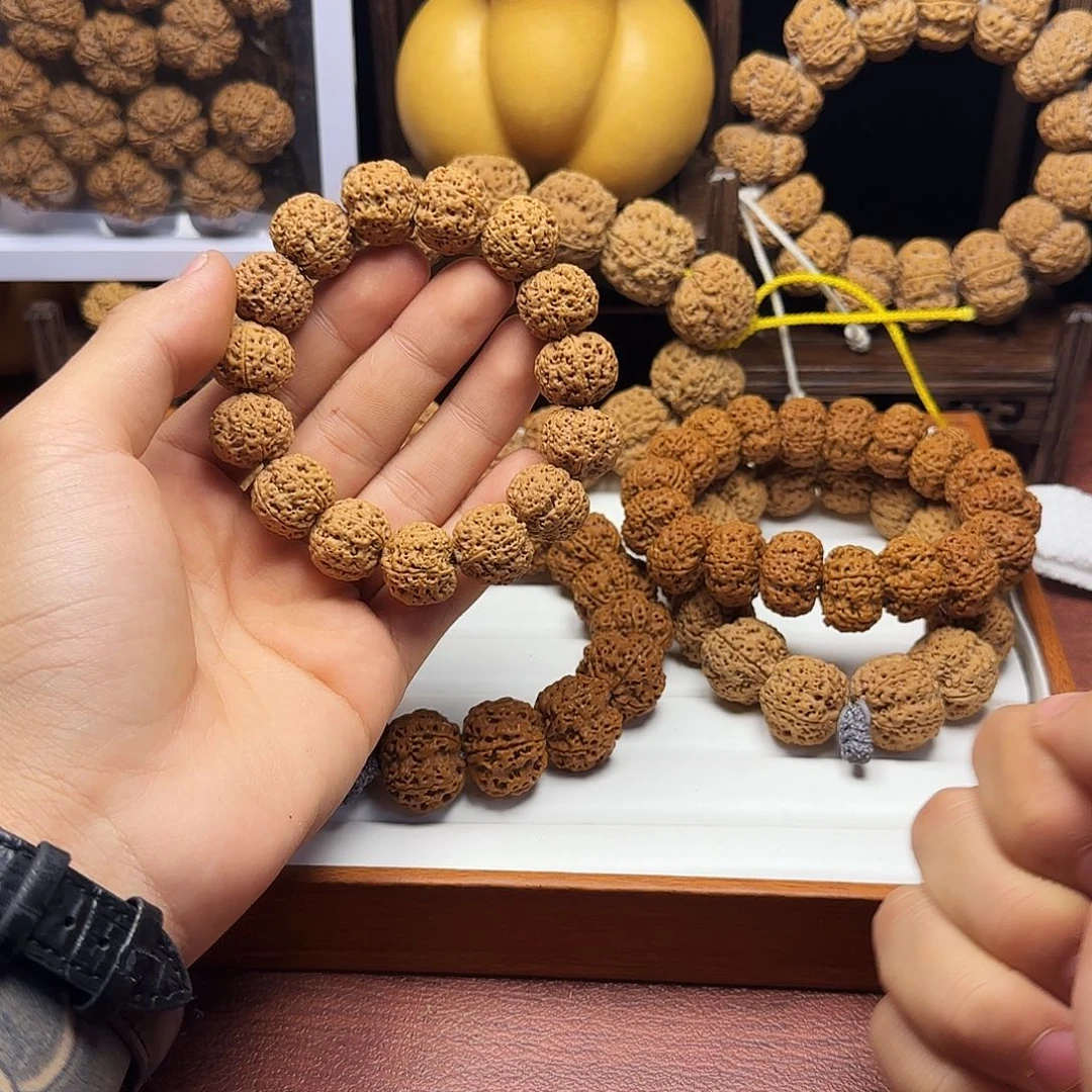 金刚菩提吊坠鲲****易18蜂王