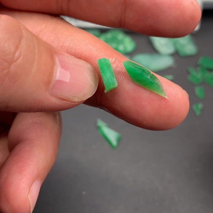 定制翡翠未镶嵌材料定制