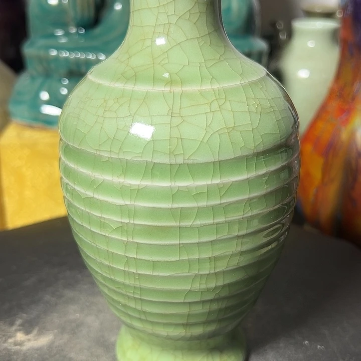 顺***利瓷瓶器型美观大方