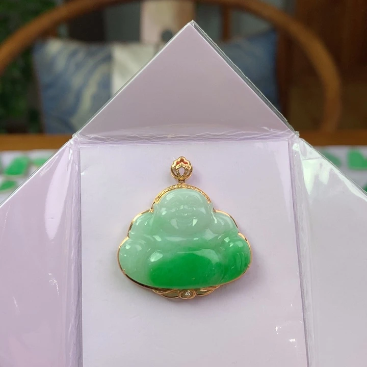 翡翠18K金镶嵌颈饰翡翠吊坠