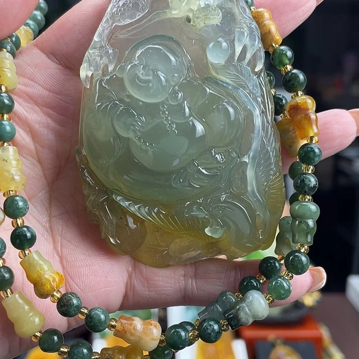 蛇纹石玉未镶嵌颈饰