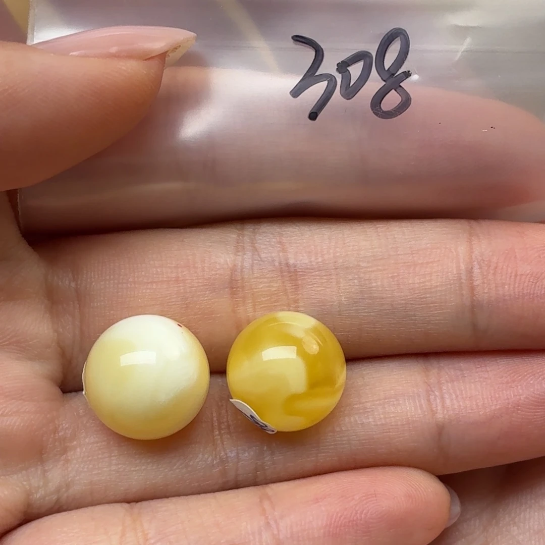 大***帅蜜蜡未镶嵌裸石蜜蜡