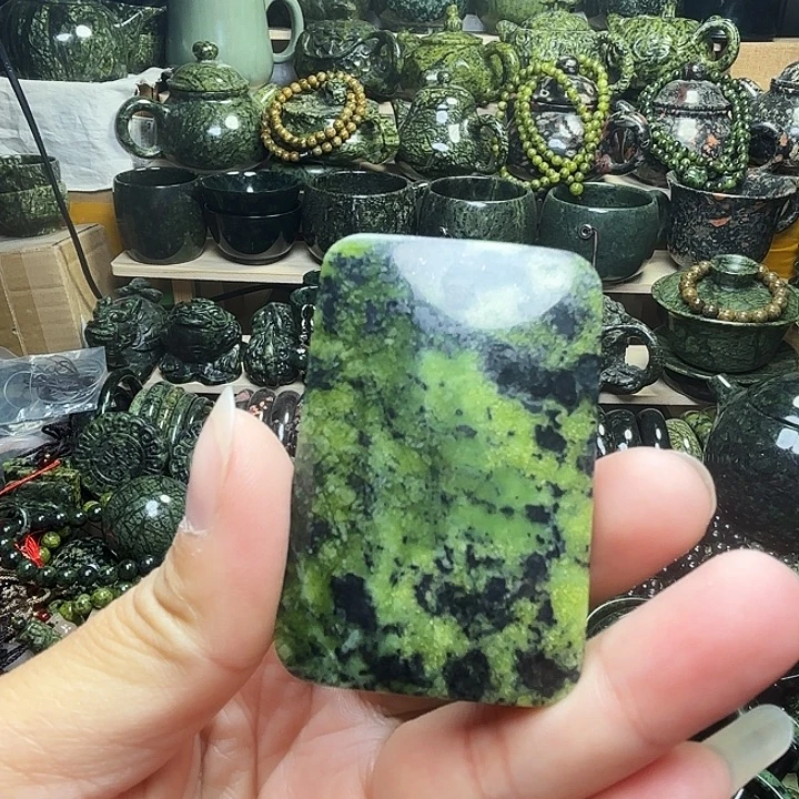 蛇纹石玉未镶嵌珠宝半成品藏玉药王石福利款黄翠无事牌