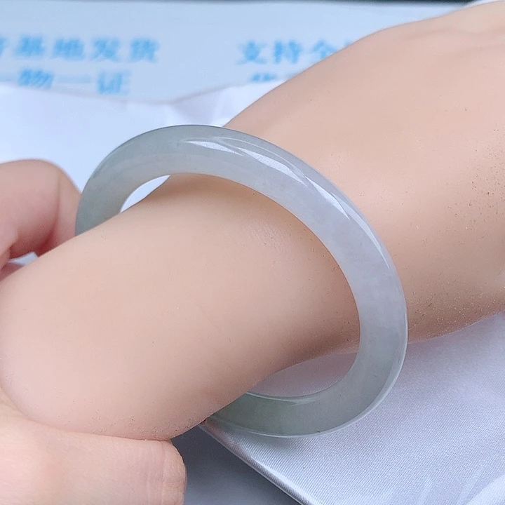 翡翠手镯（圆镯）未镶嵌天然