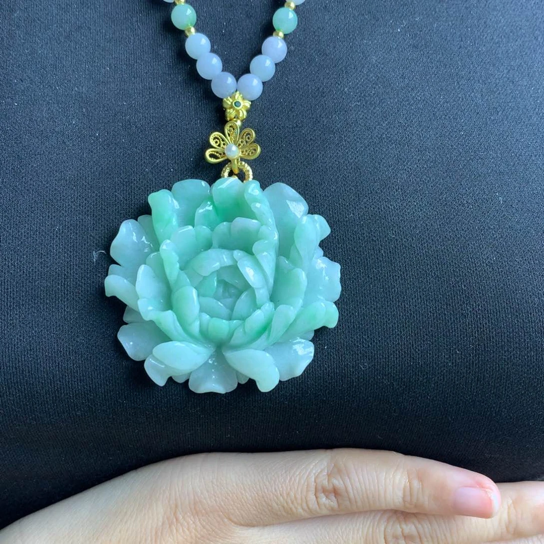 翡翠颈饰未镶嵌翡翠