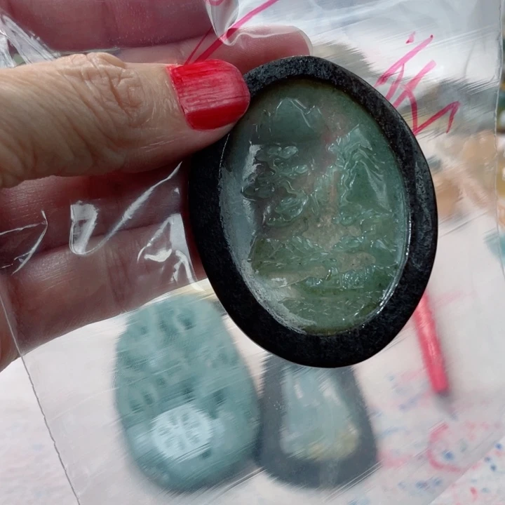 快***树翡翠未镶嵌颈饰成品