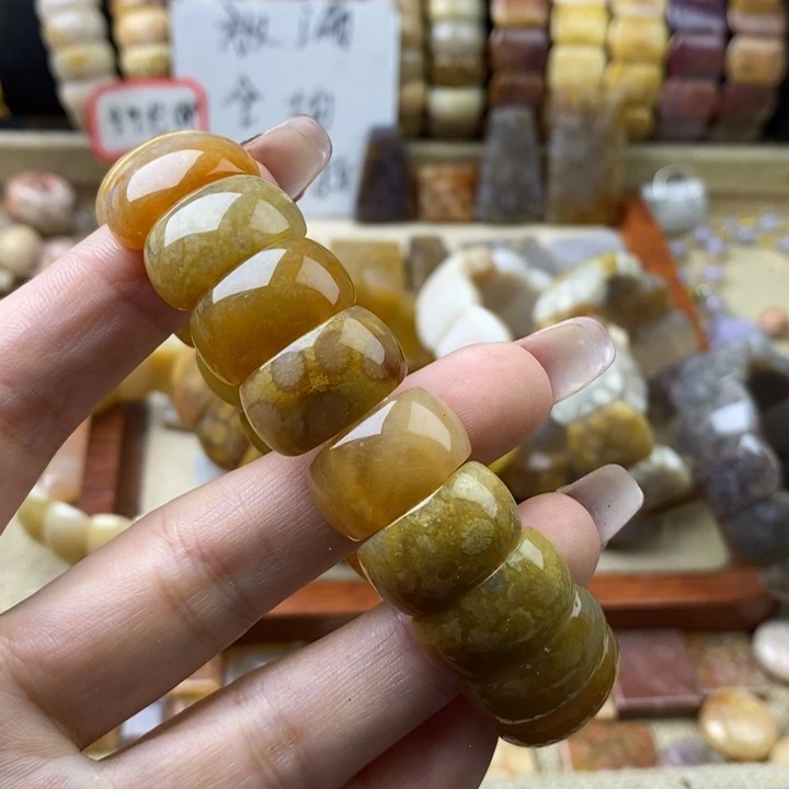 石英岩玉合金颈饰