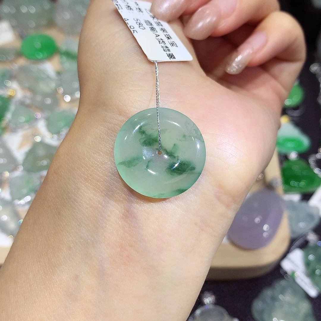 翡翠未镶嵌颈饰扣子