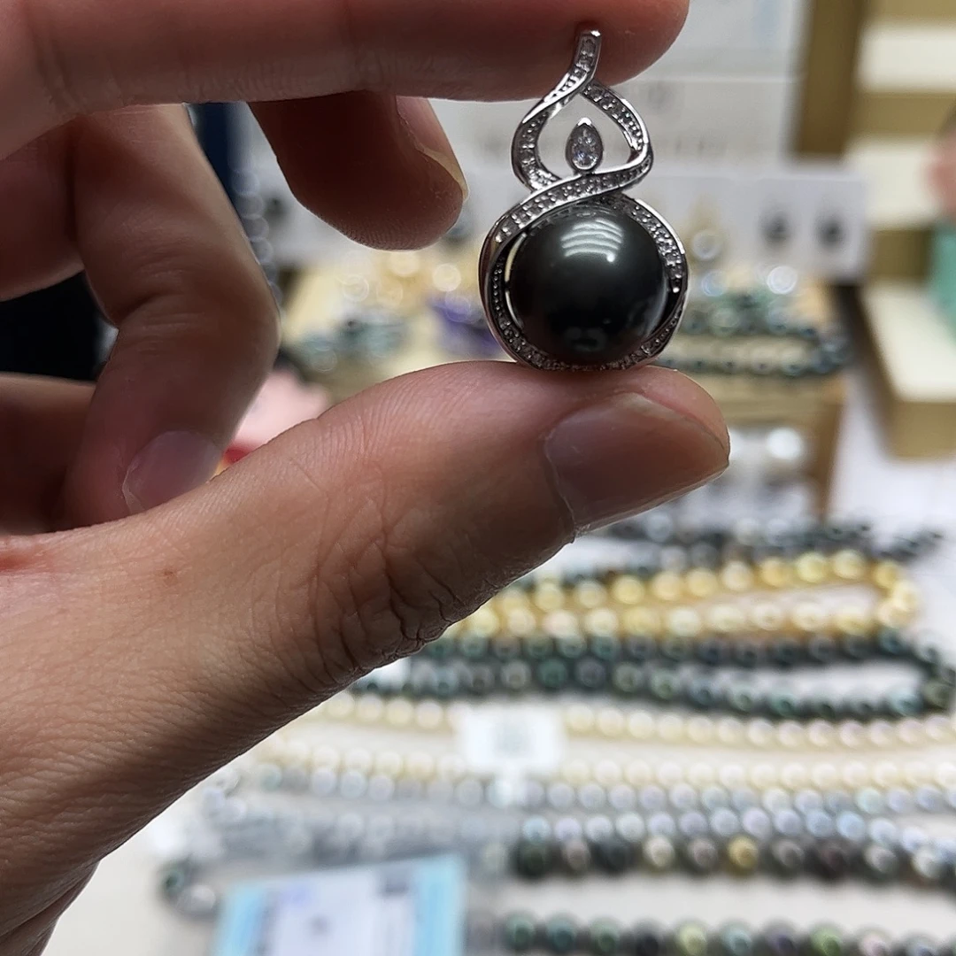 未镶嵌海水珍珠颈饰