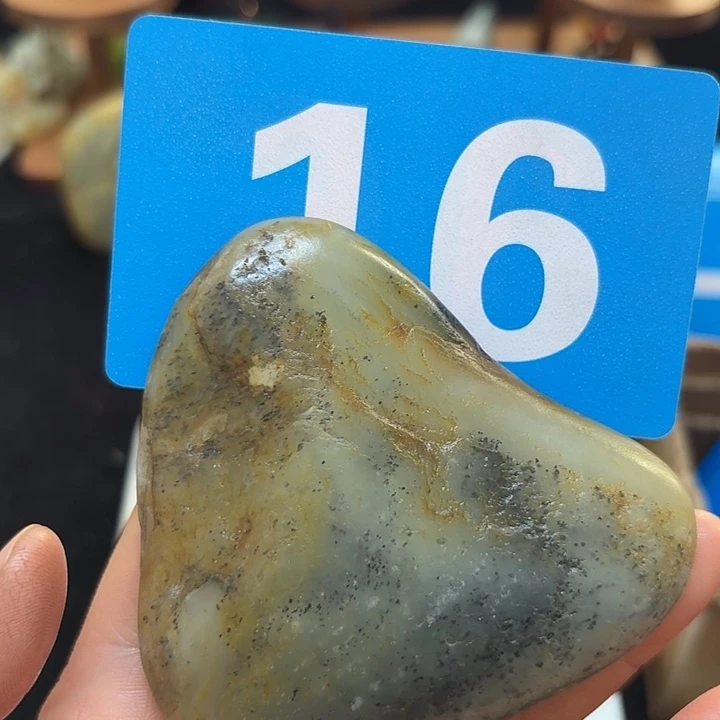 和田玉（糖玉）未镶嵌挂件