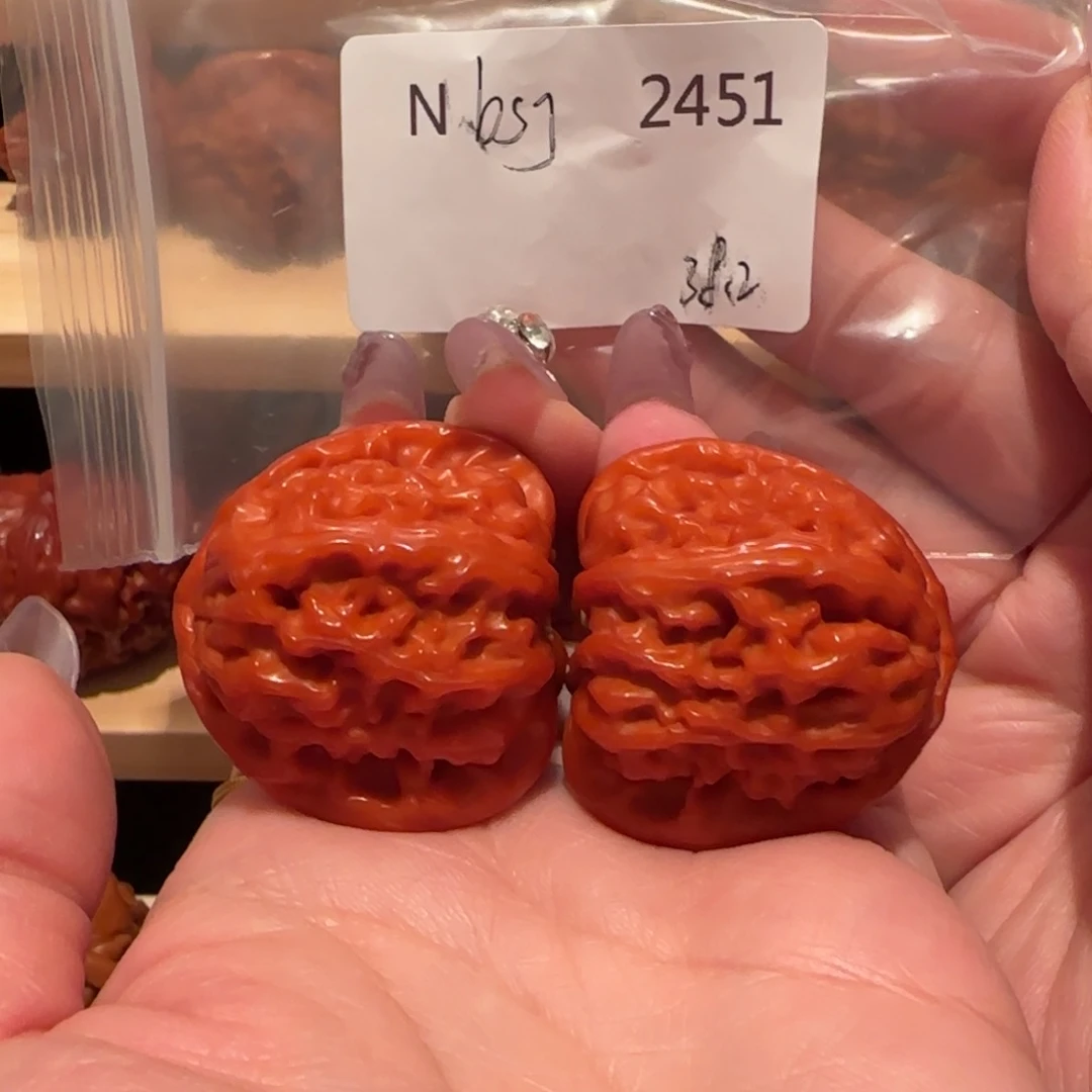 啊***）吊坠文玩核桃玉化白狮子38精品2451