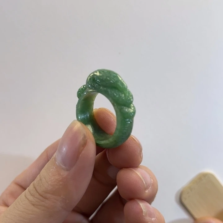 翡翠戒圈未镶嵌代编织