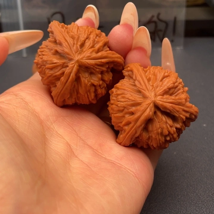 M****文玩核桃吊坠白狮子