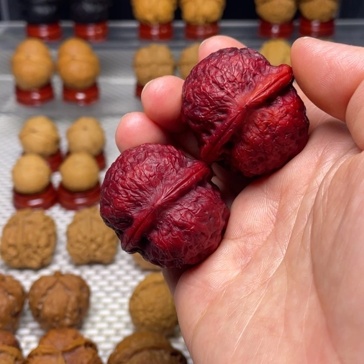 文玩核桃把件64团凤绣球