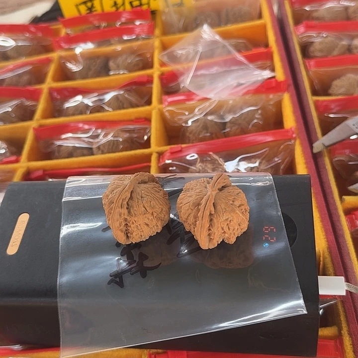 文玩核桃吊坠森*啦啦啦啦