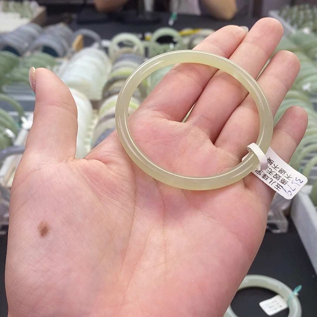 和田玉未镶嵌珠宝奇石55.8