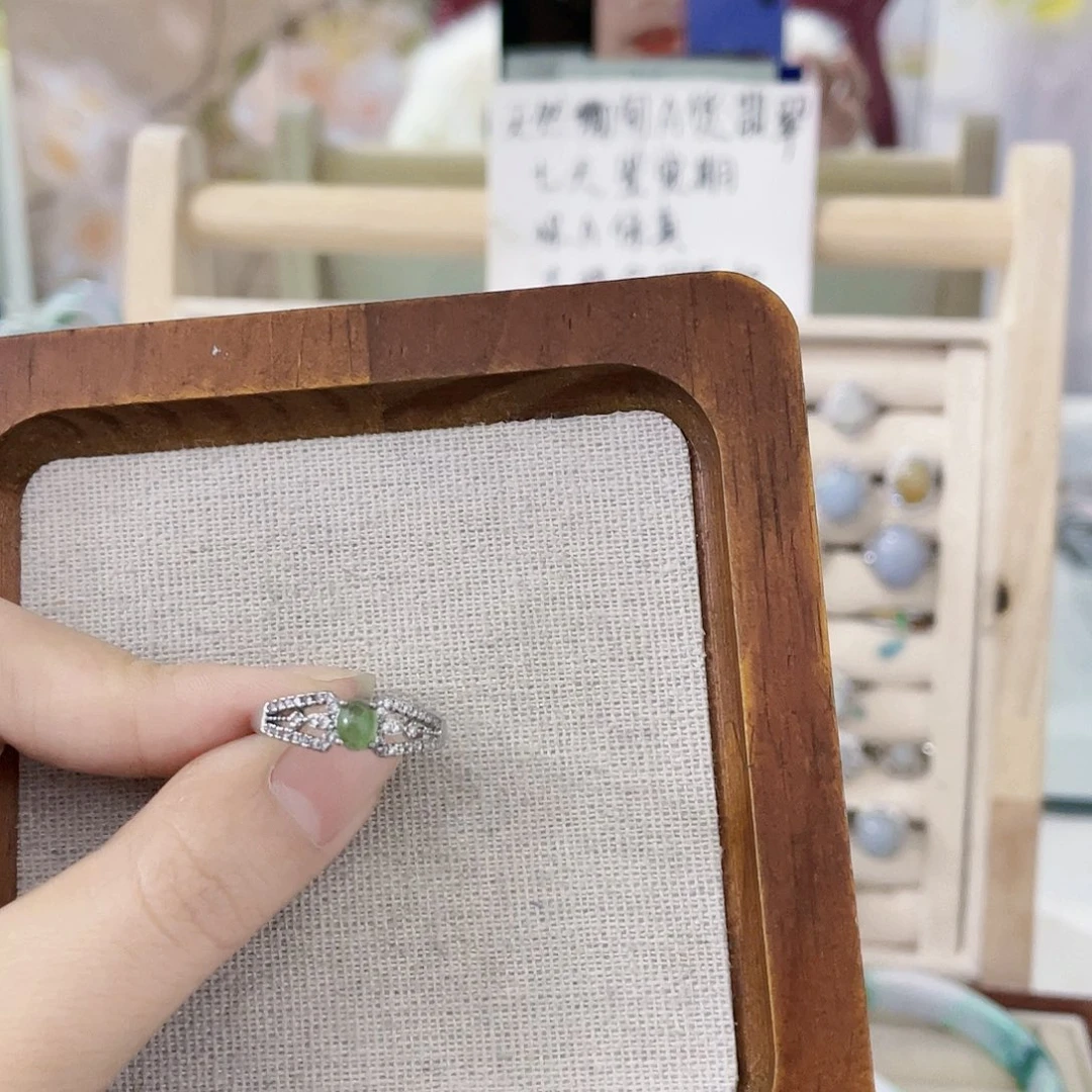 颈饰未镶嵌翡翠天然翡翠Ａ货