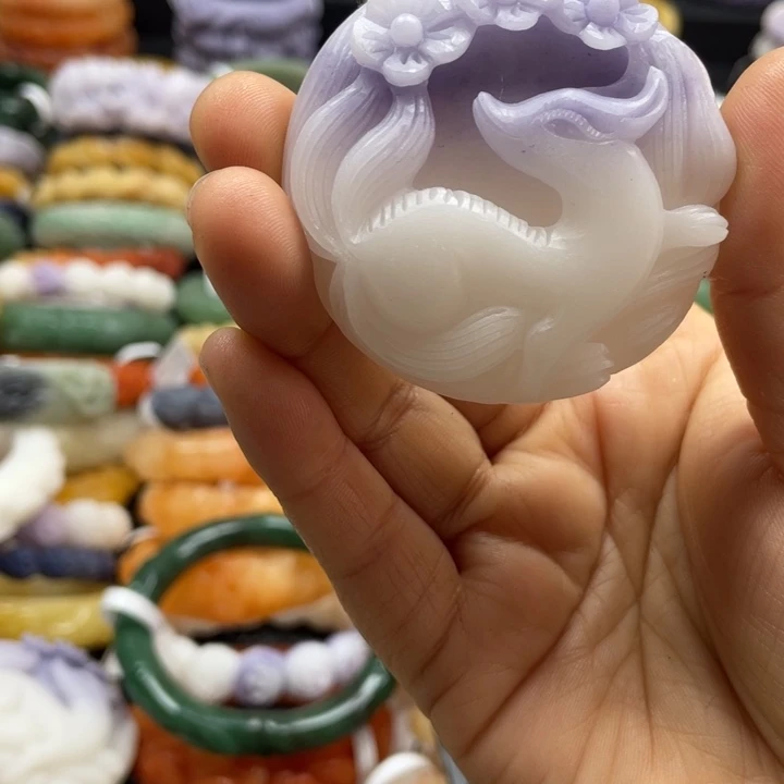 小***鞋石英质玉未镶嵌手镯