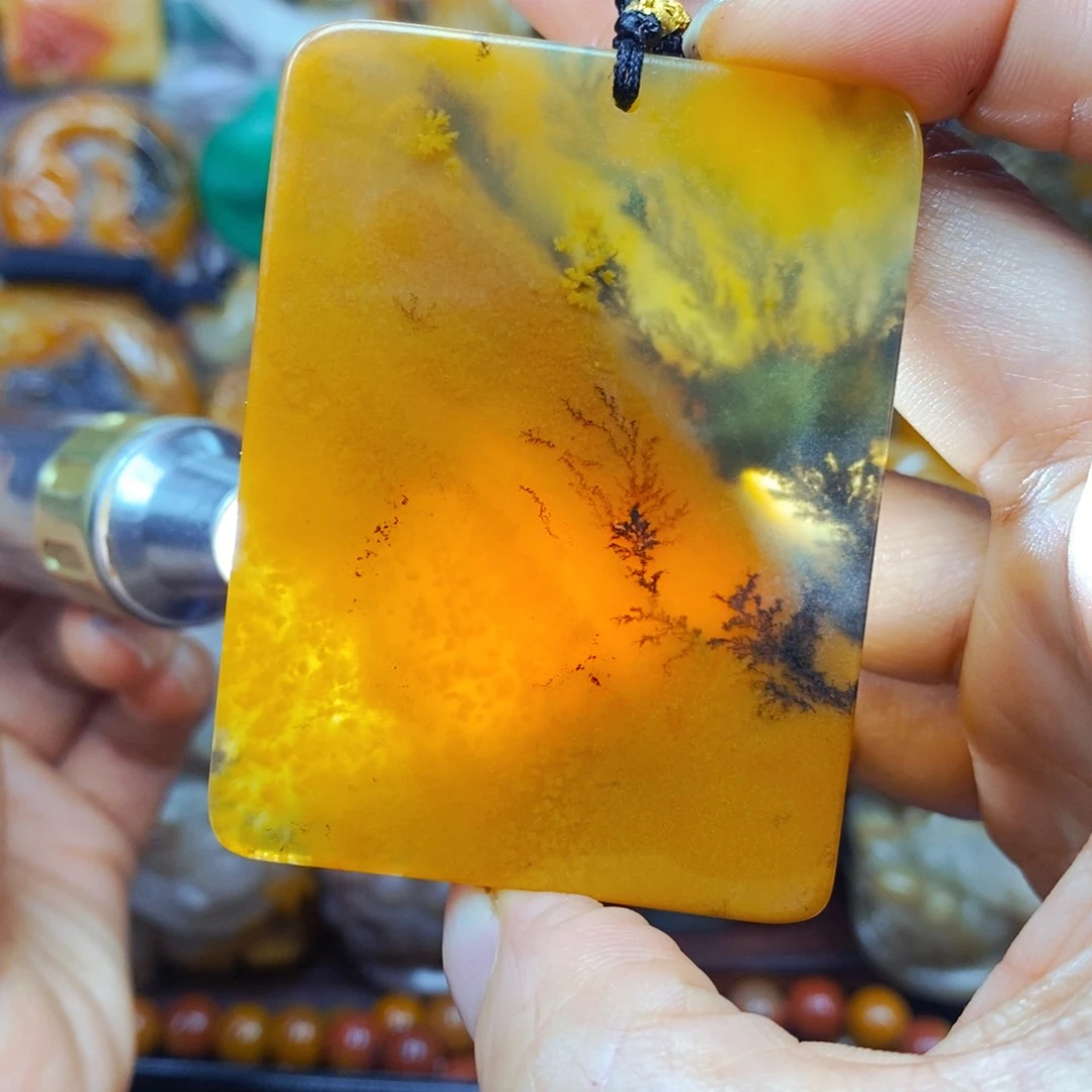 未镶嵌石英质玉（黄龙玉）吊坠(不含链)