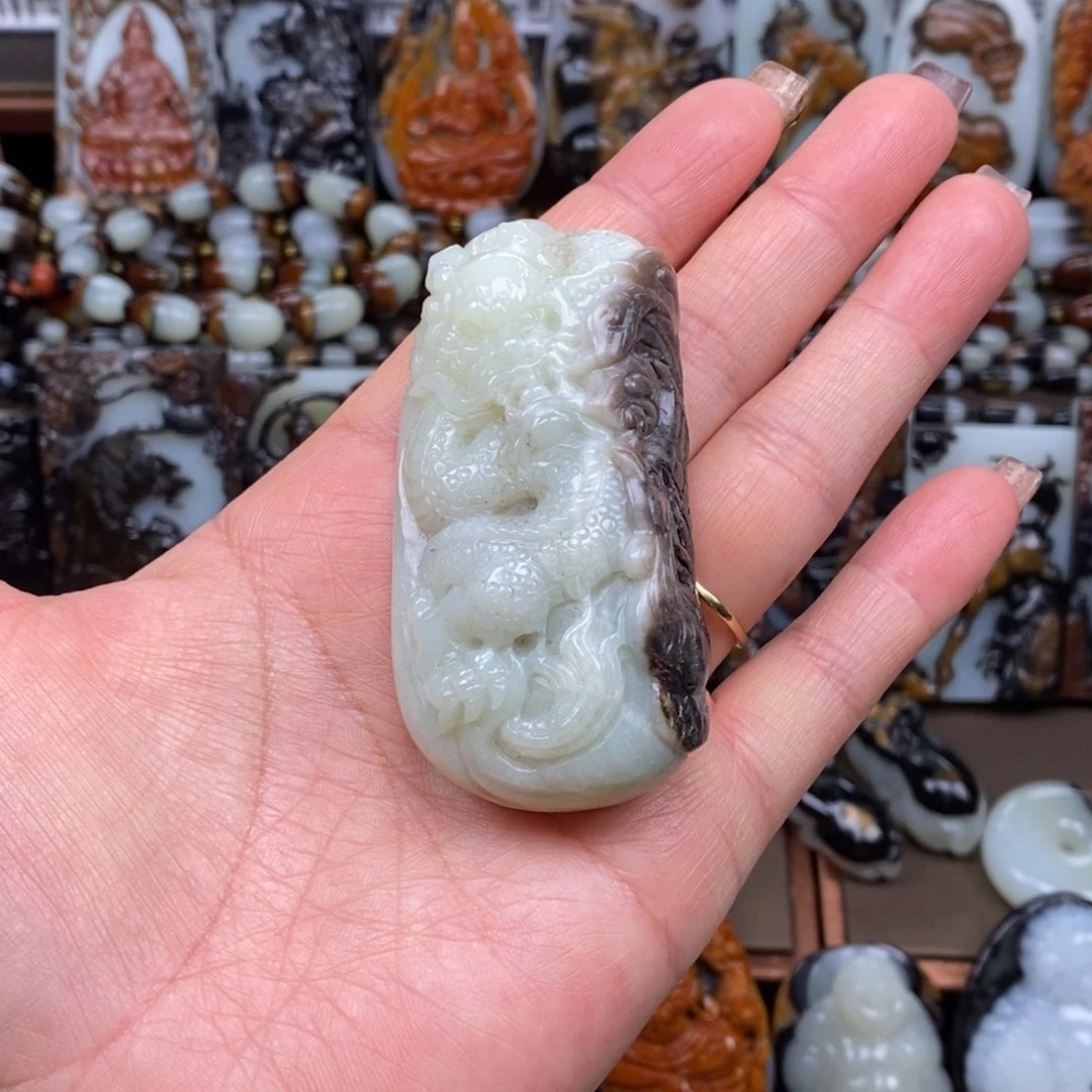 颈饰未镶嵌和田玉