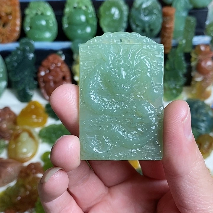 未镶嵌蛇纹石玉颈饰