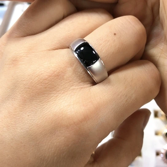 翡翠戒指18K金镶嵌吾*缅甸天然A货翡翠