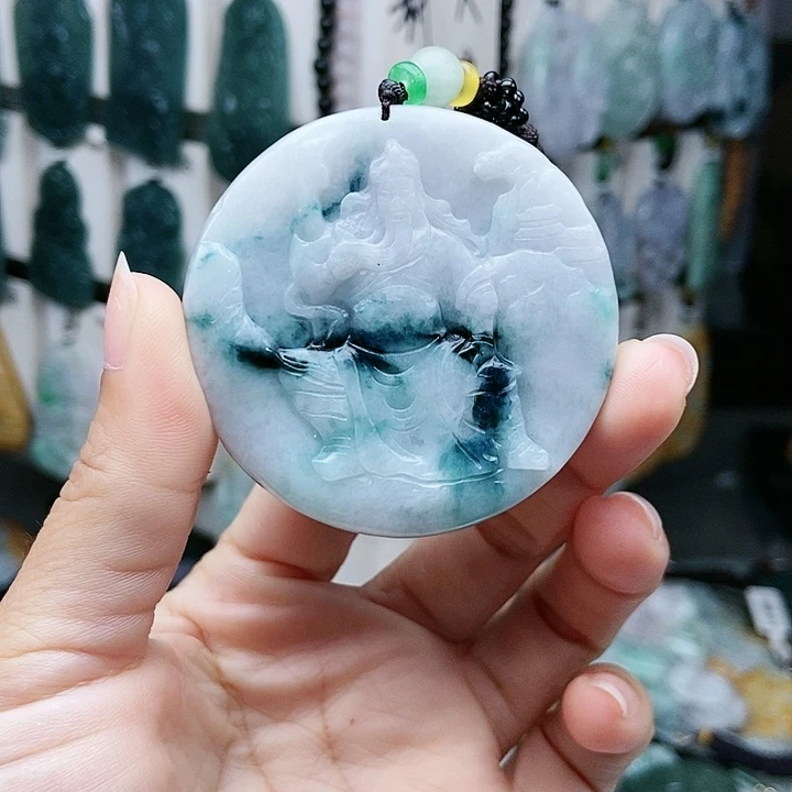 颈饰足铂镶嵌翡翠翡翠