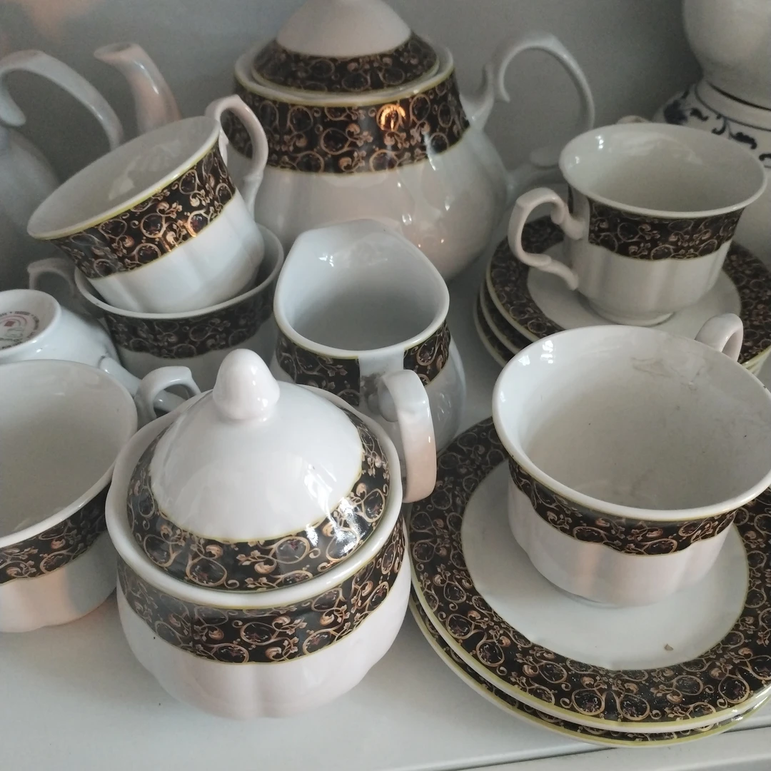 五厂，一壶＋四杯＋四碟＋奶缸＋糖缸