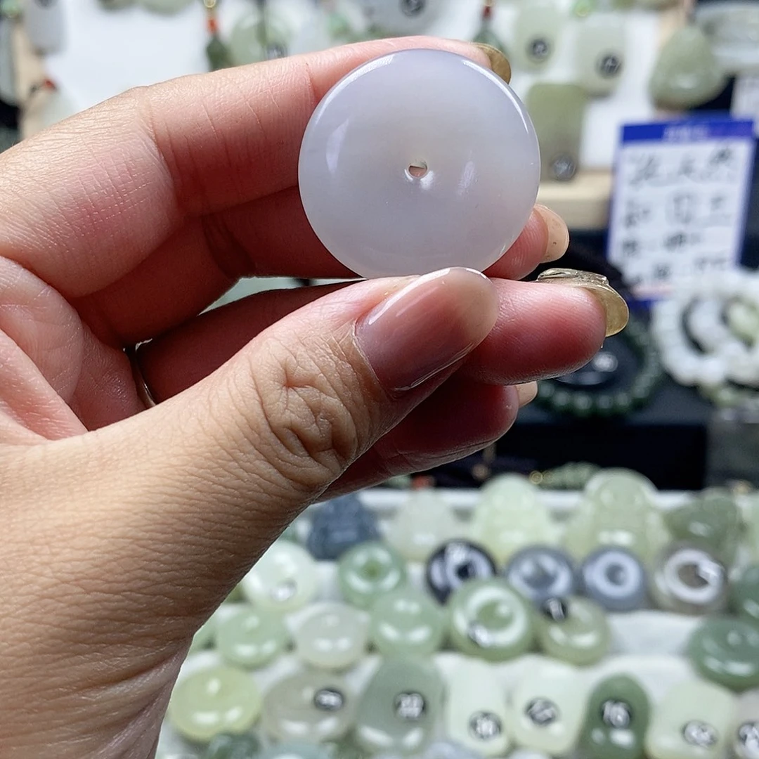 和田玉未镶嵌颈饰平安扣3000